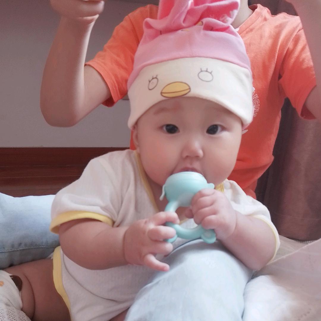 相差12岁的姑姑与小侄女