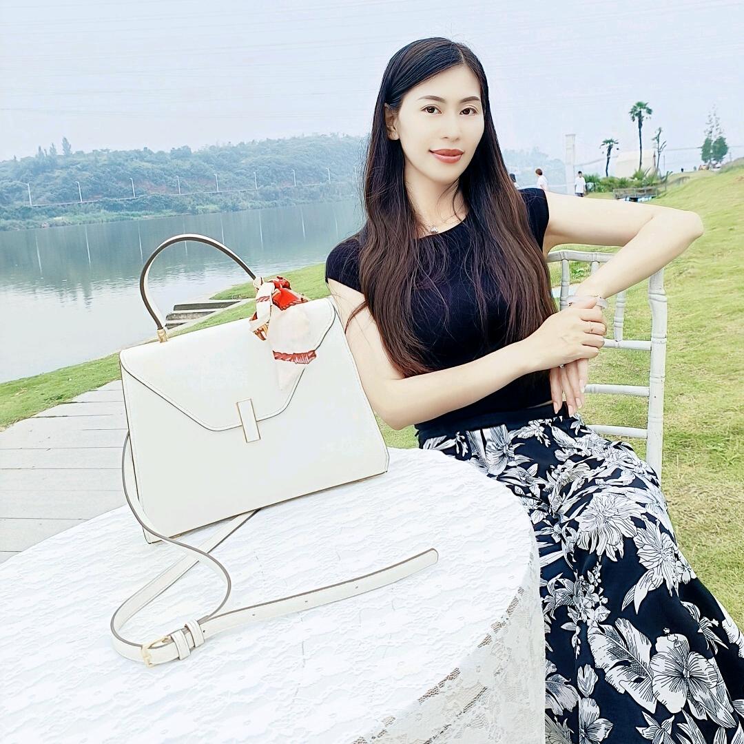 এ᭄😘小狐狸～英儿 ꦿ࿐