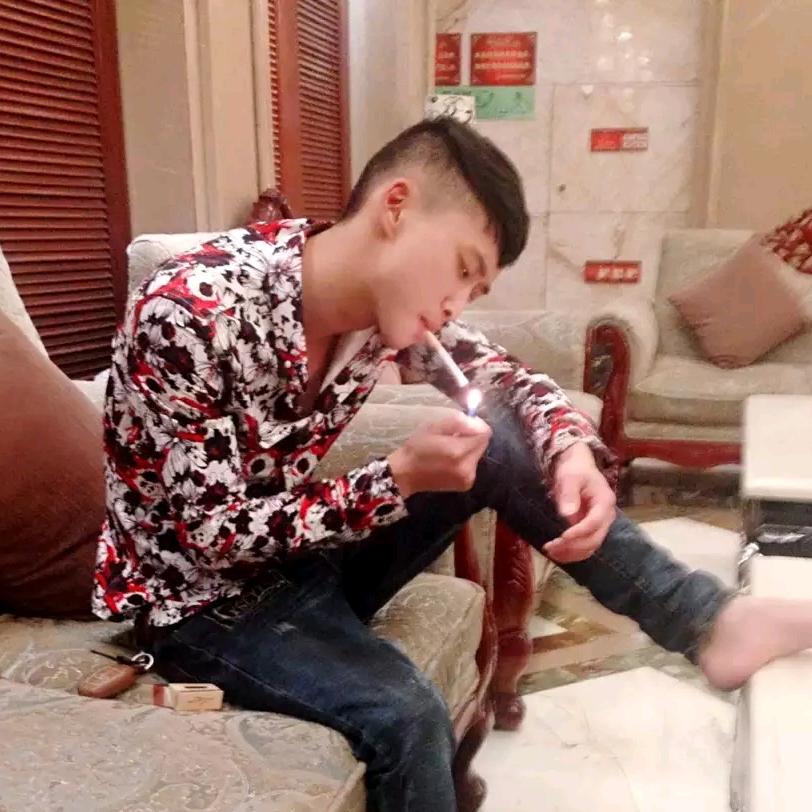 点燃一根烟