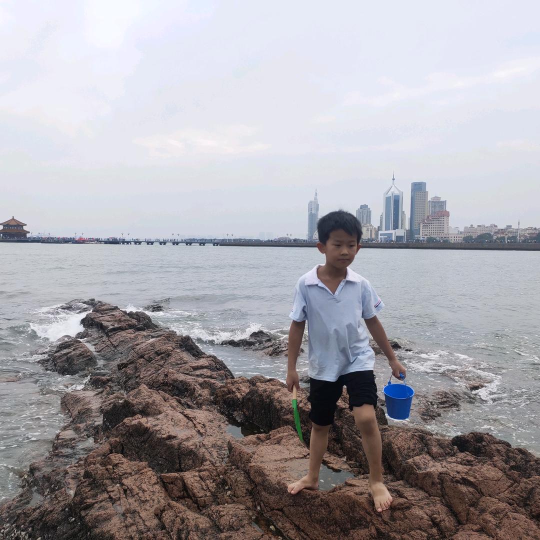 吴佰万，