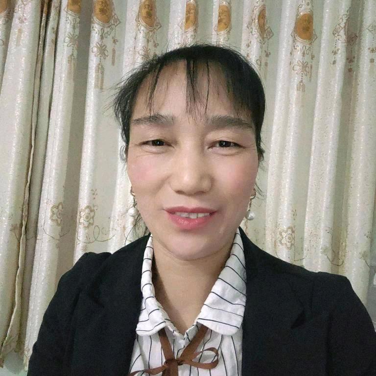 红英好物在橱窗