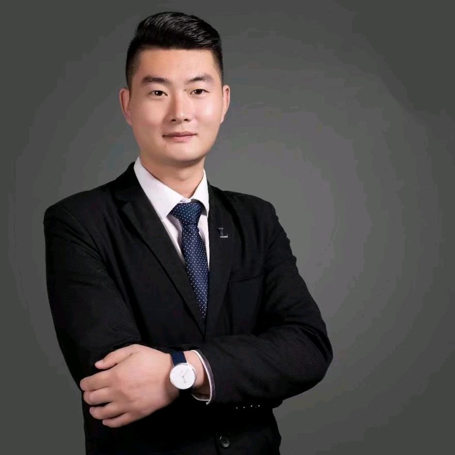 华信悦府充满爱的李良