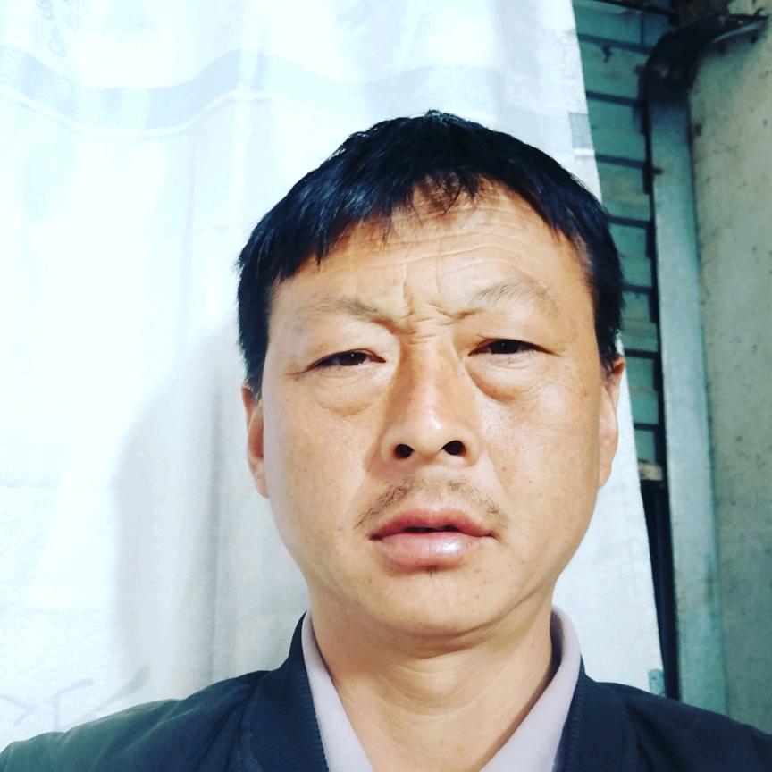 江边的农民工