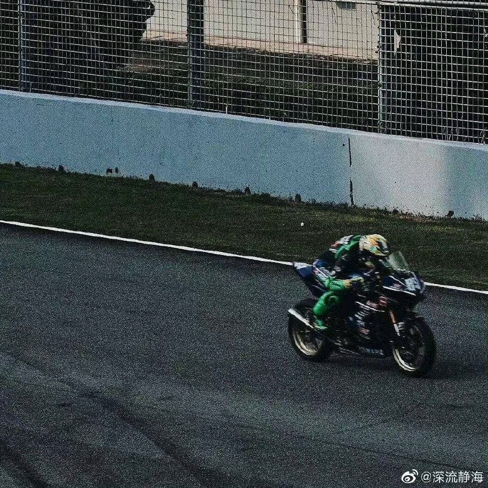 今天也超社死的
