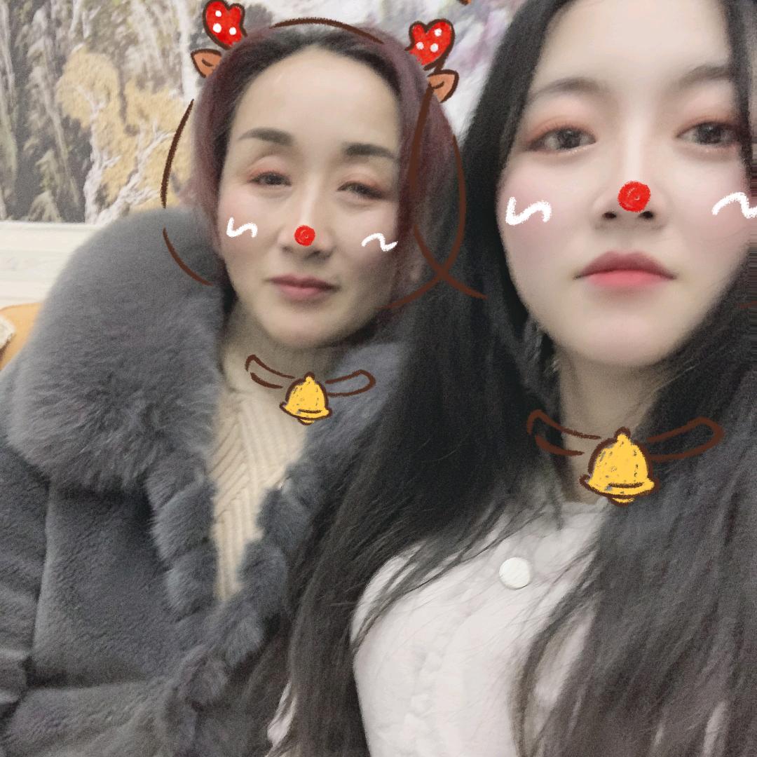 琼