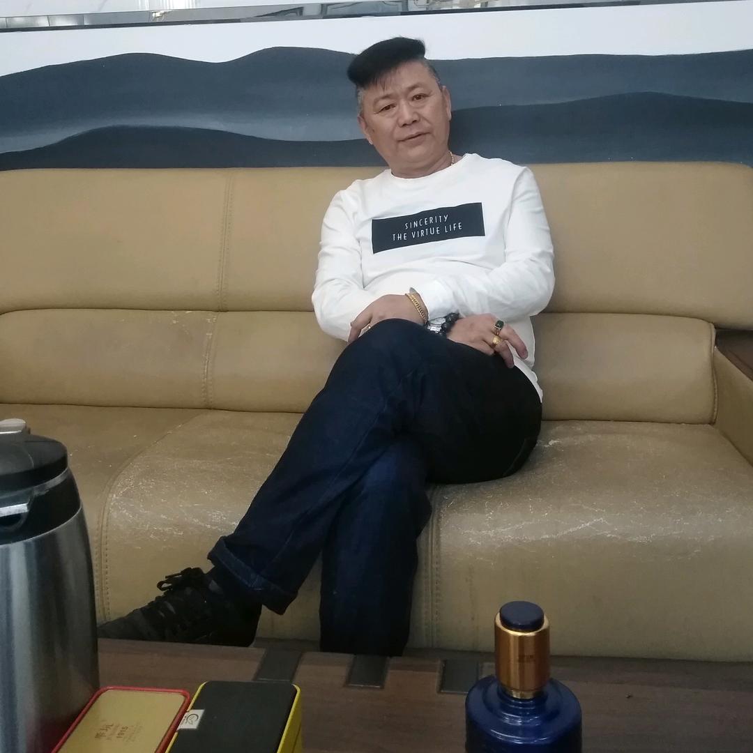 爱唱歌的魏总(●—●)