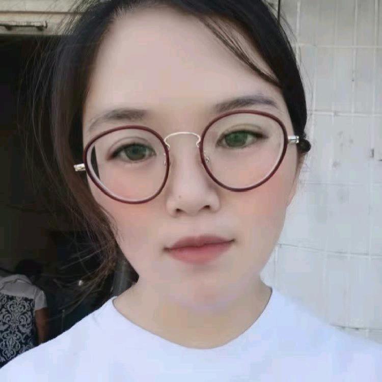 露西。