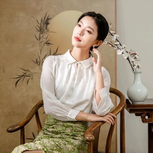 丹尼斯一天地兰萌女装