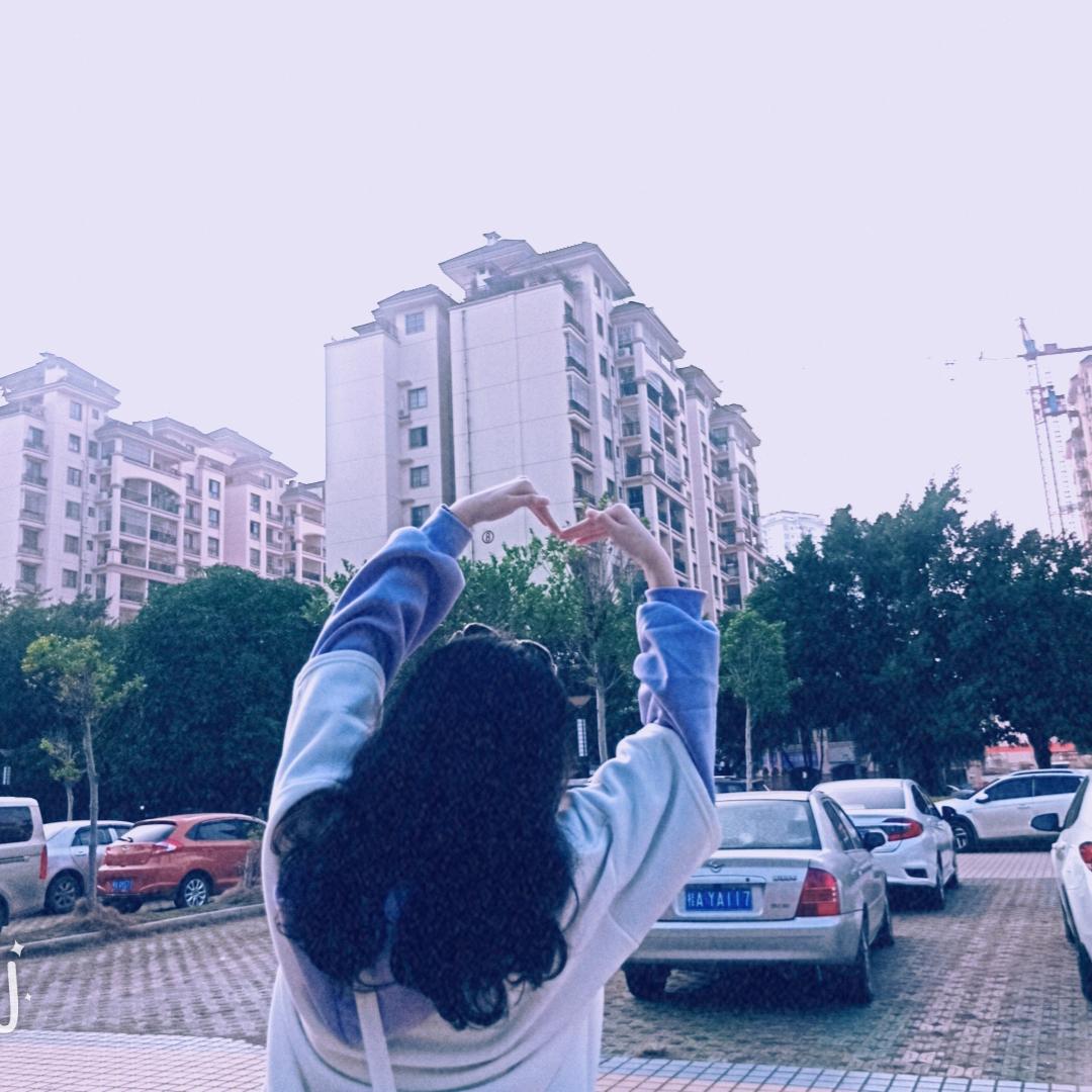 露姐°