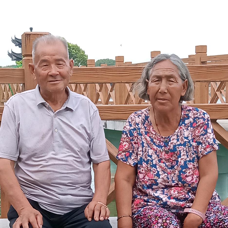 82岁老头老太太
