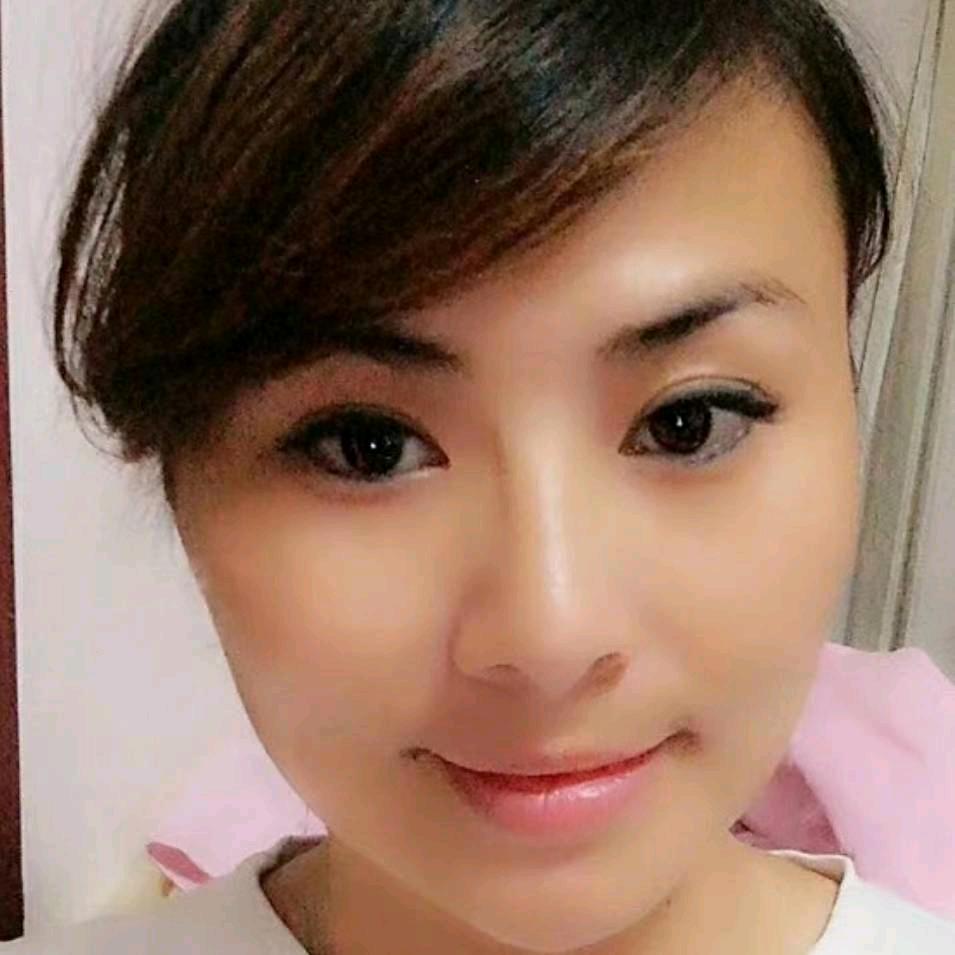 洪麻麻与毛孩们的每一天！