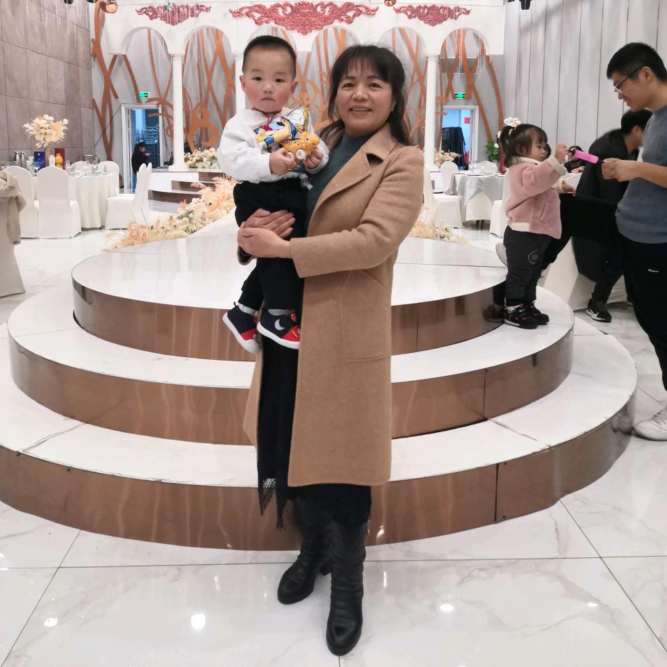 快乐小芳