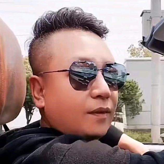 猛虎(红青蜓鞋服有限公司广西总代理)