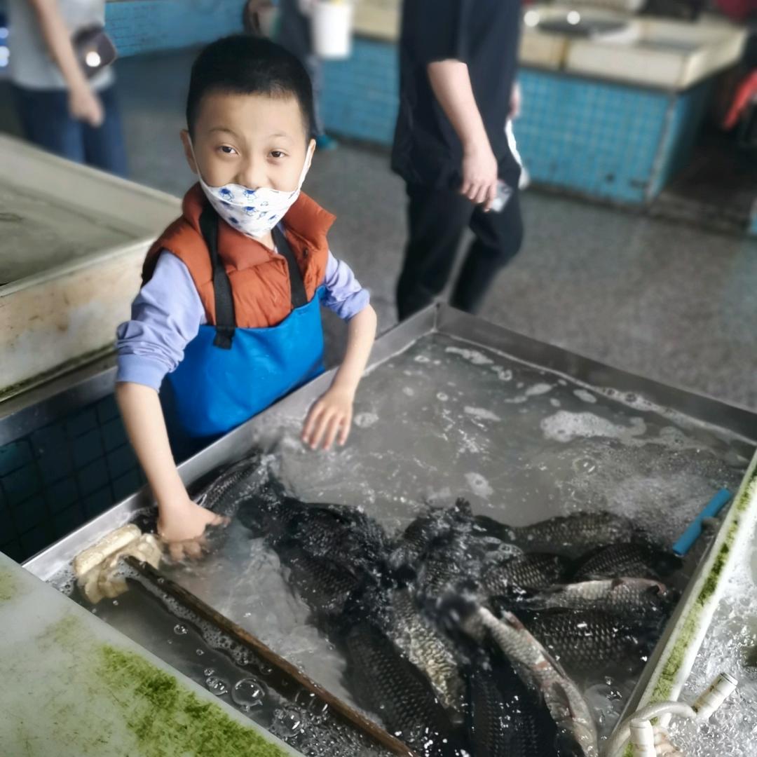 平  哥   （负债前行）