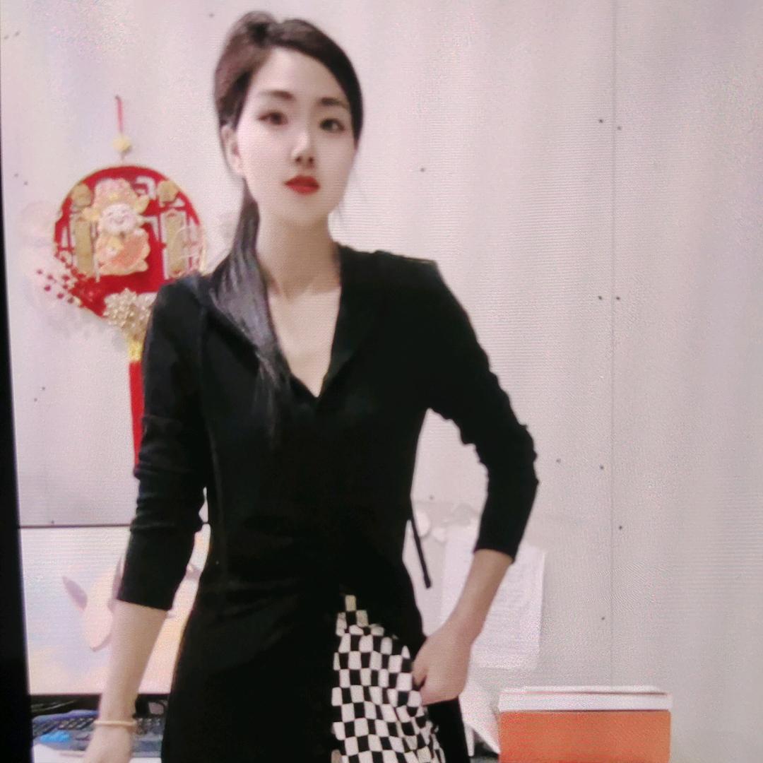 瑞瑞服装服饰店