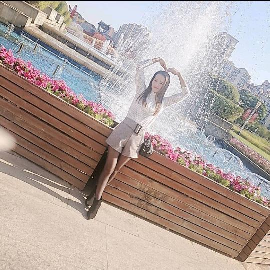 @莉莉吖