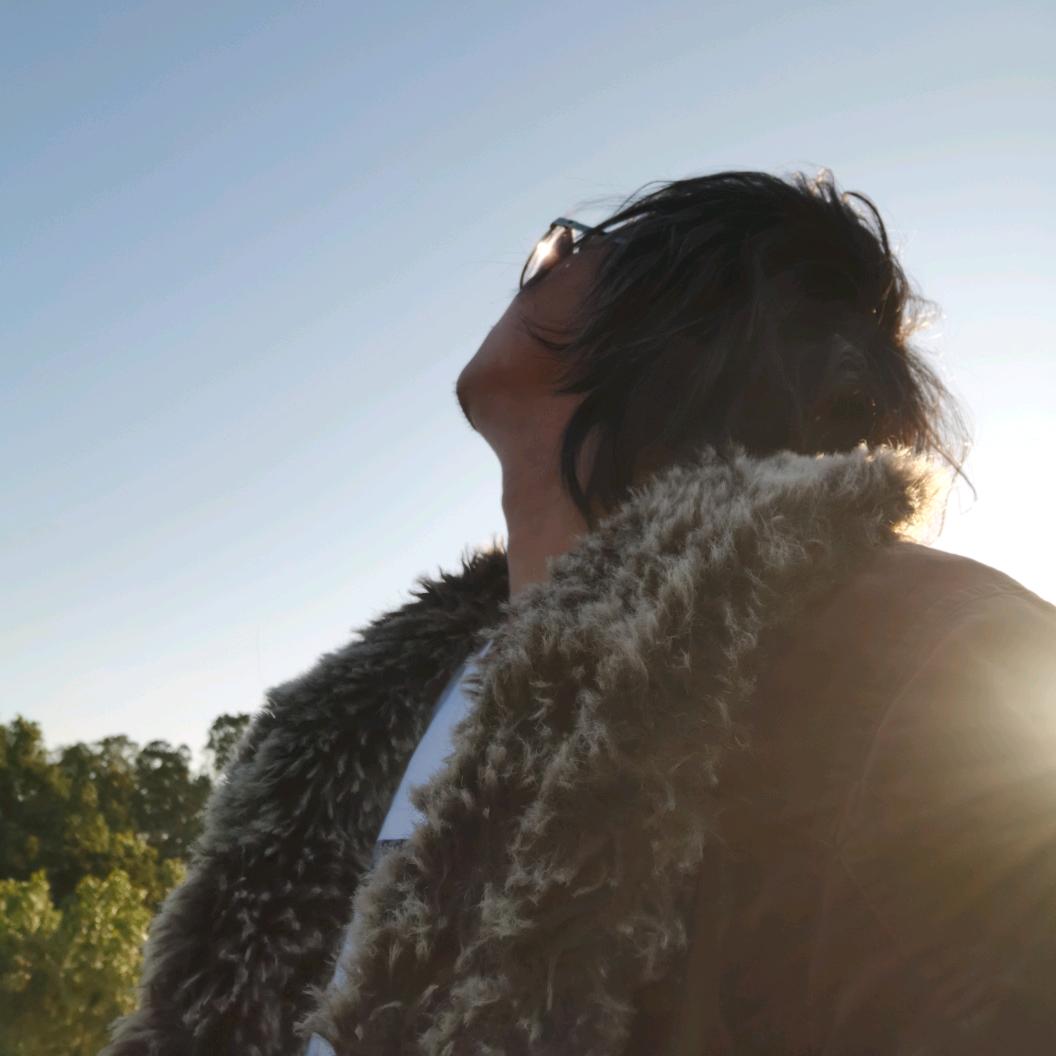 一丝轻爱温暖人间！