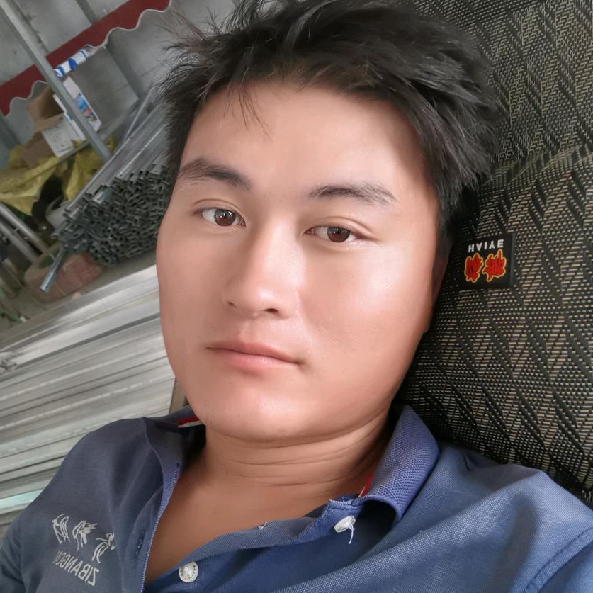 云飞，