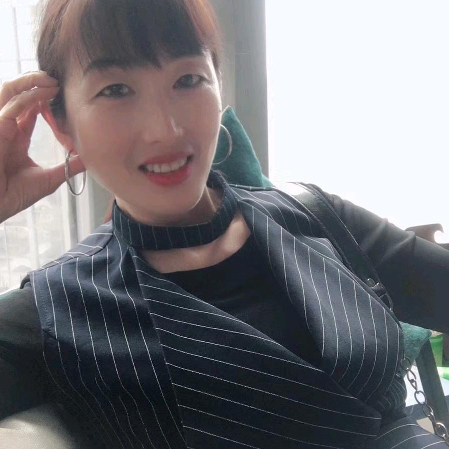 黄英