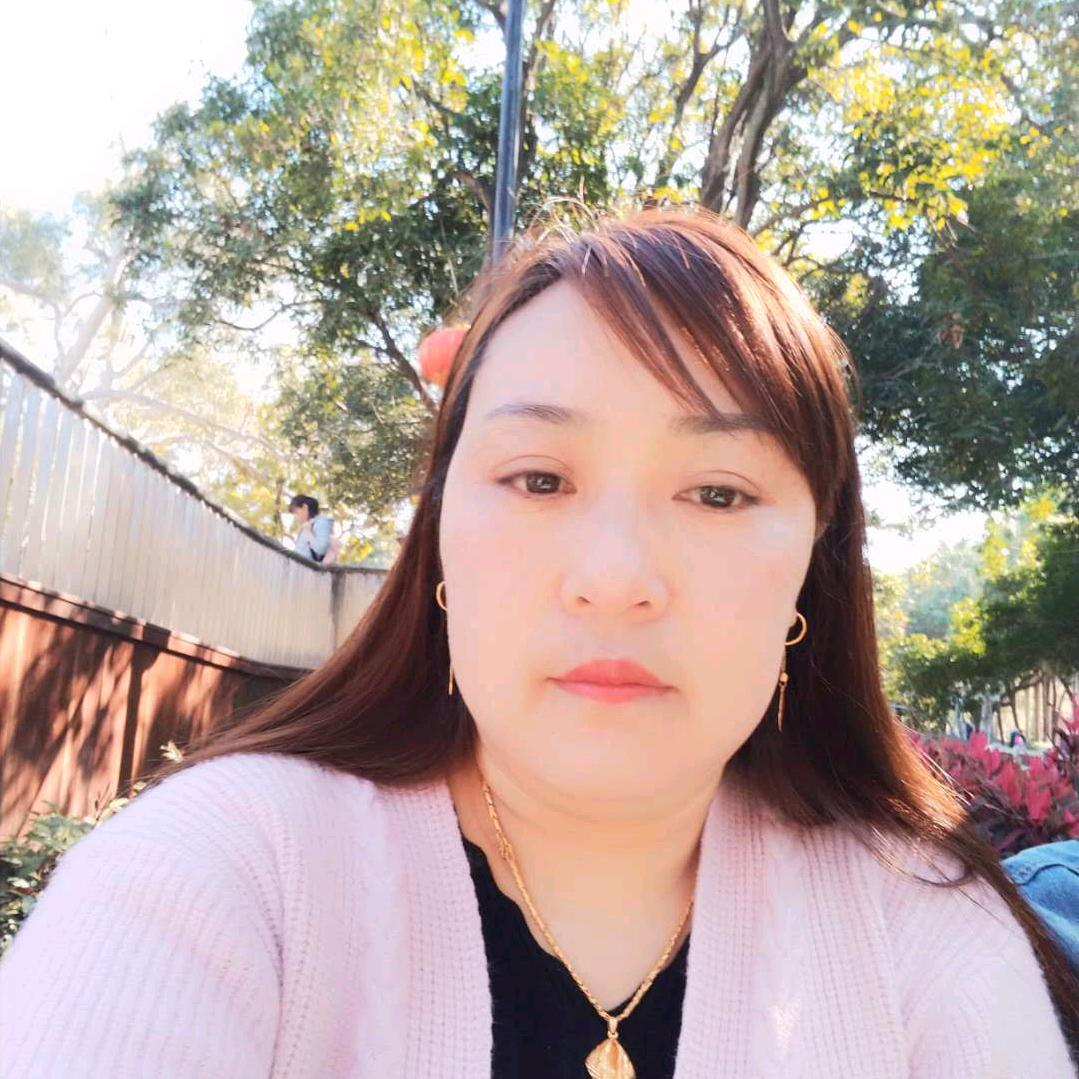 英子