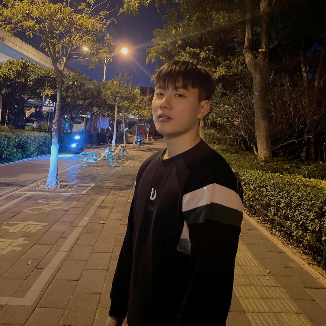 舒华健身湖边御景店