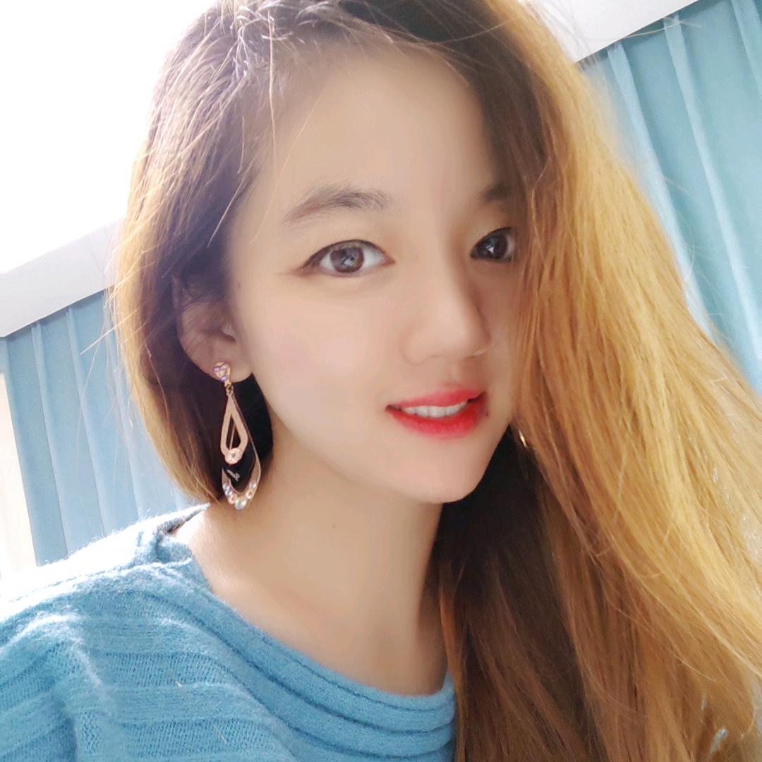 一个教美术小老师