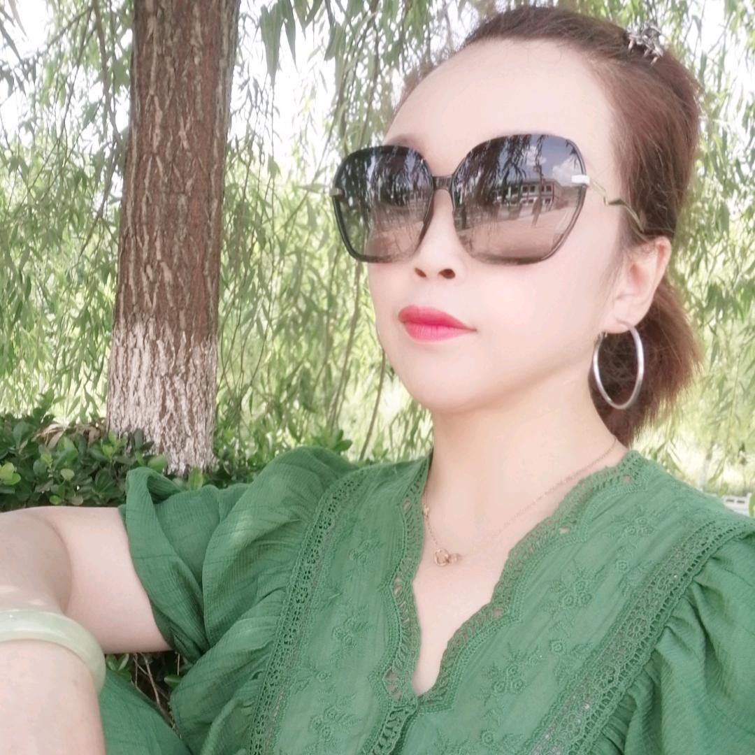 铿锵一枝梅《橱窗有好物》