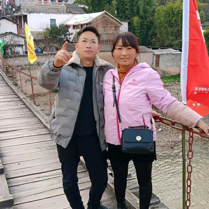 在路上加油