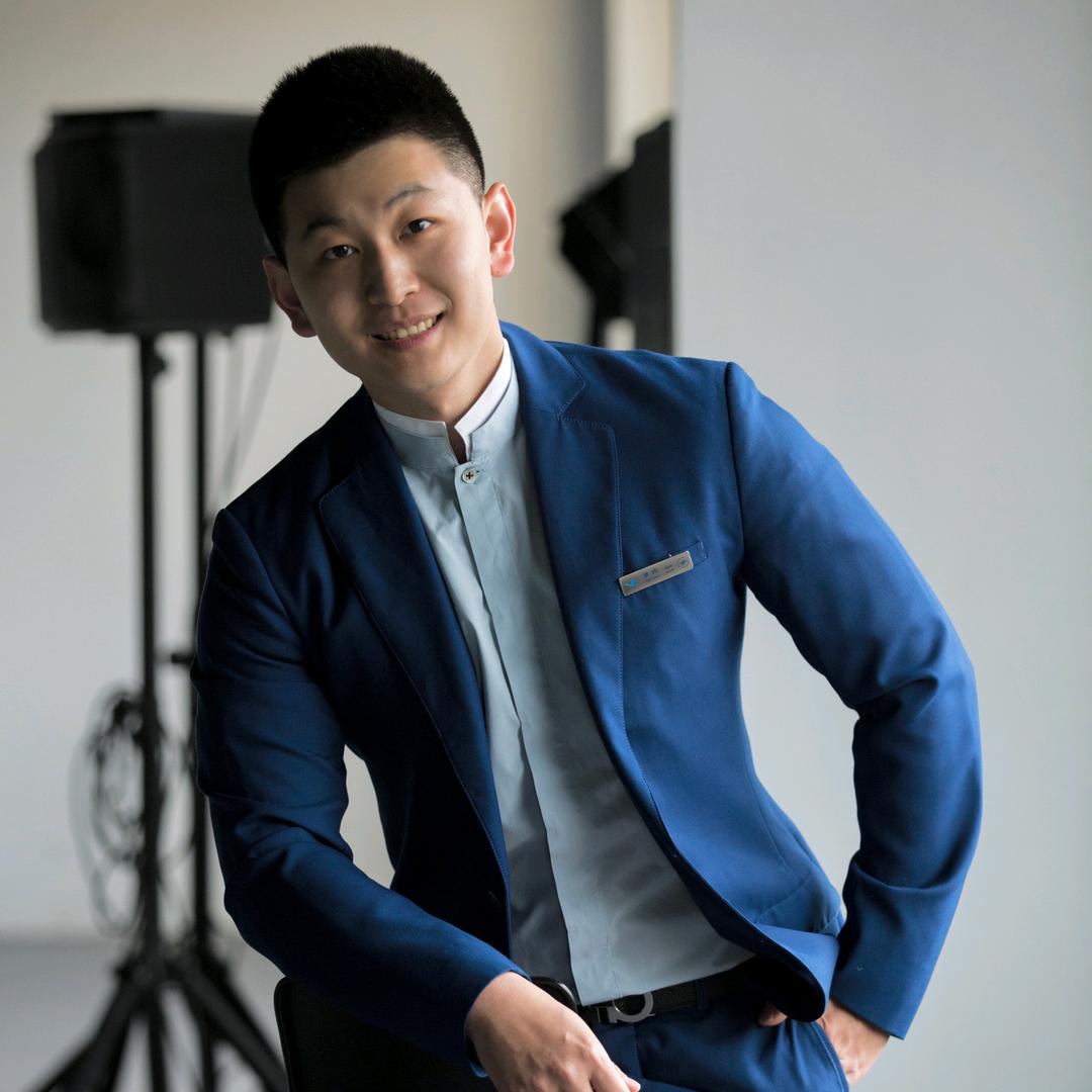 彩弘黄老师(学航空服表请联系CALL我)