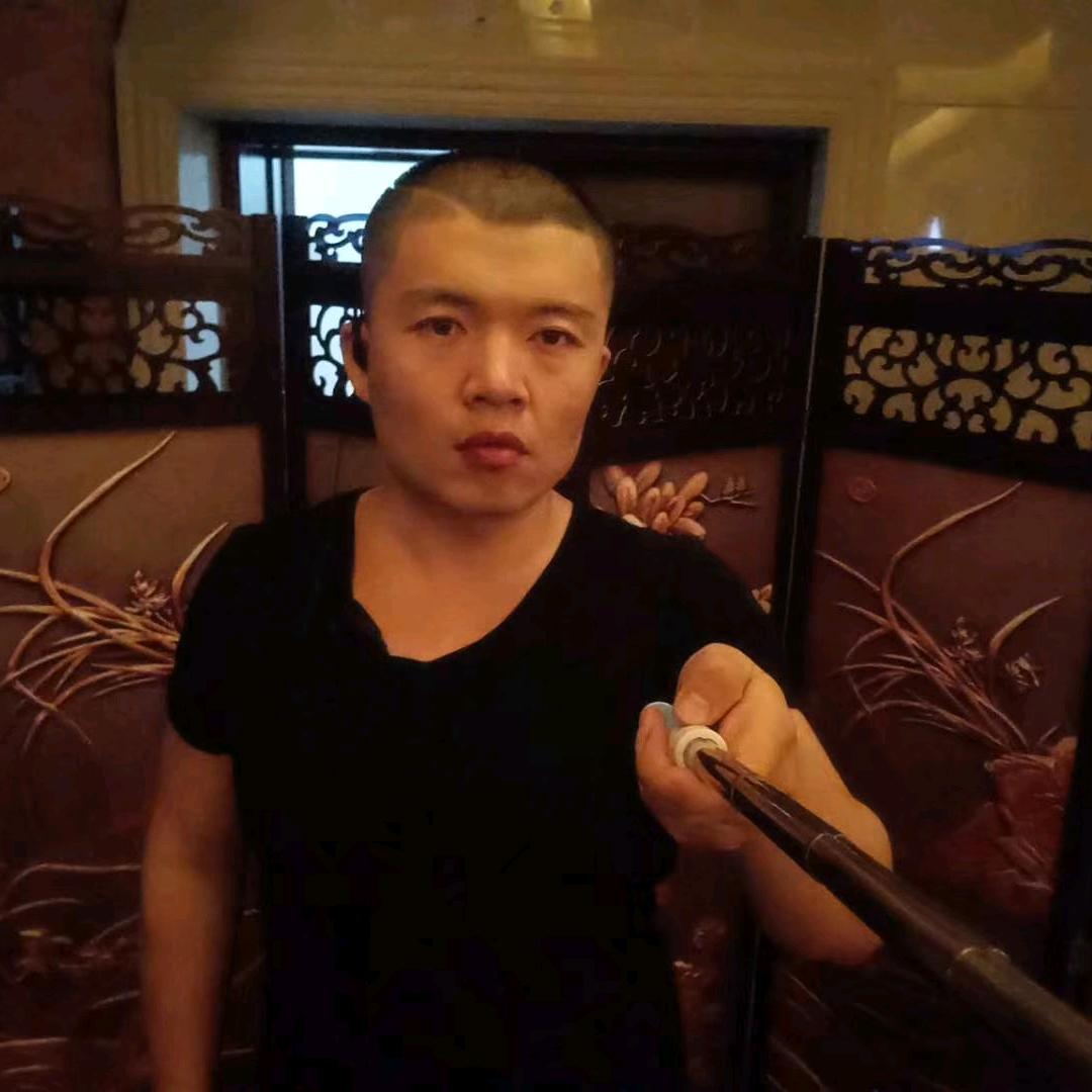 闹闹的丑爸爸👨