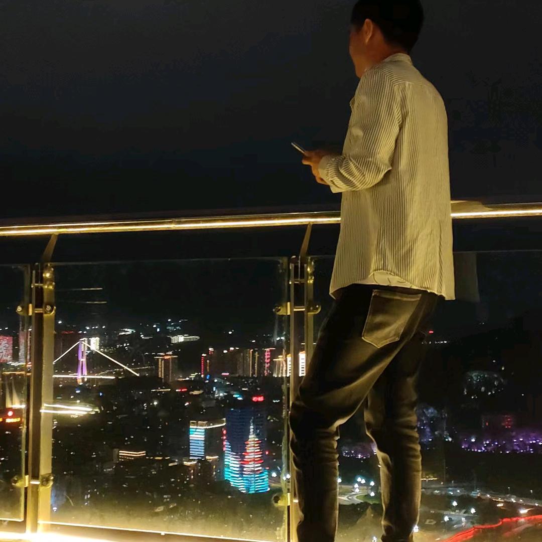 三三两两…