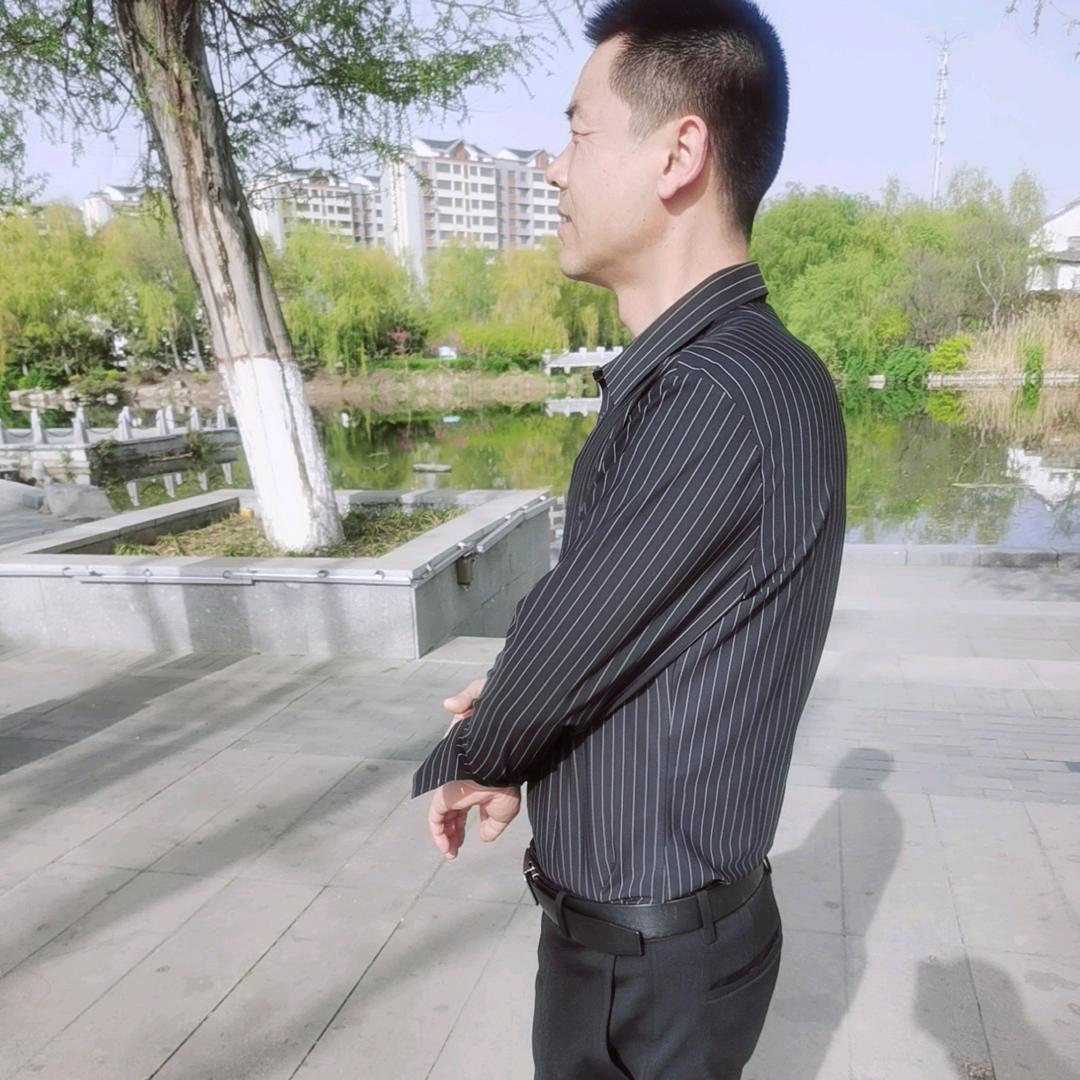 尼山红铁锅炖官方号