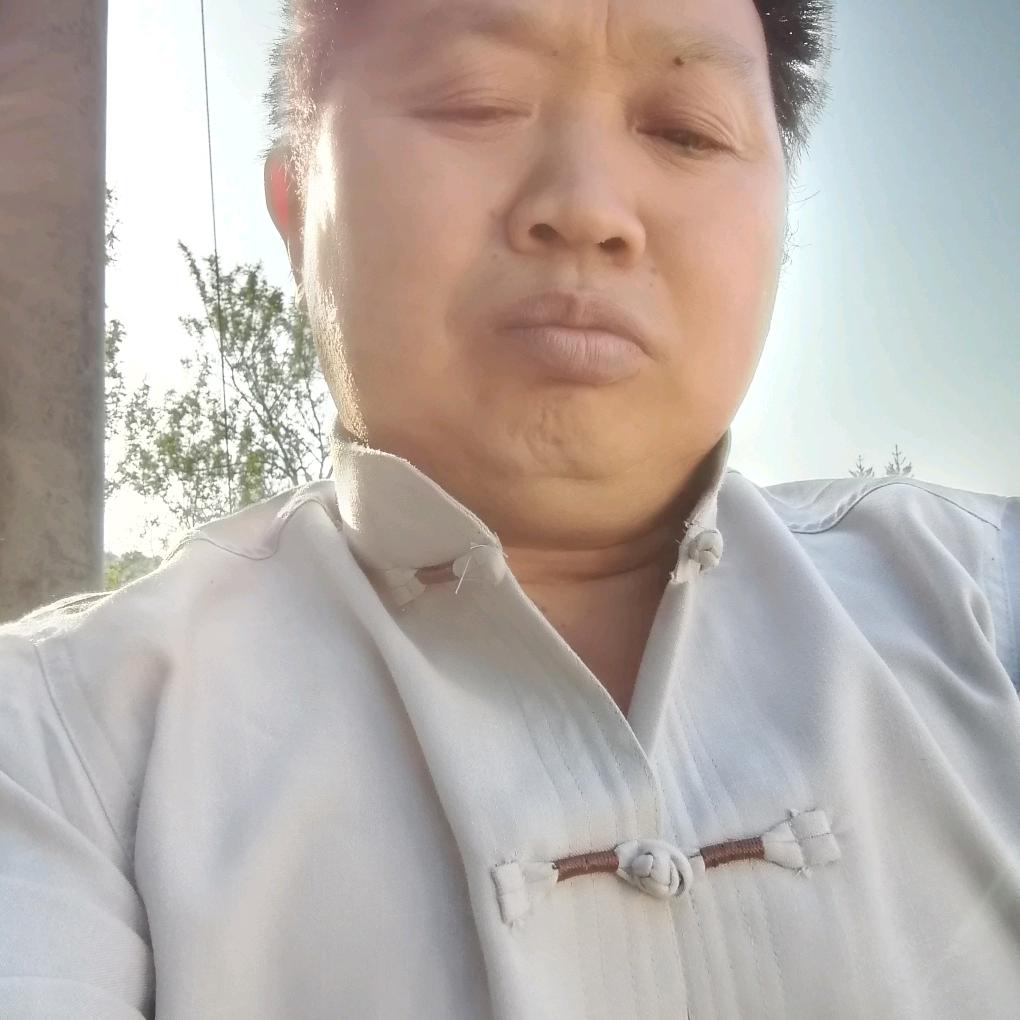 梦想成真，单身一人过生活