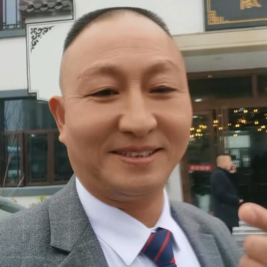 喜哥主持人……