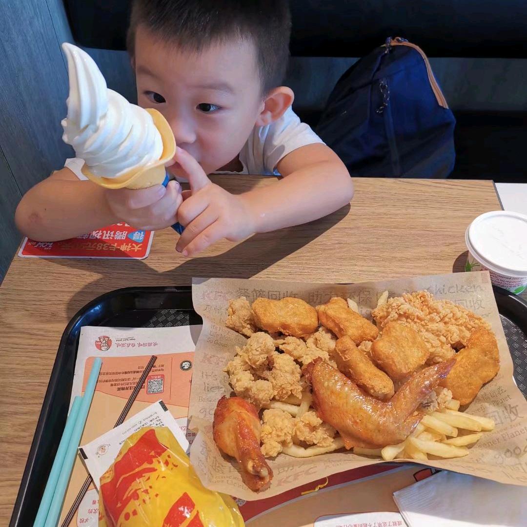 小虎虎吃呀吃