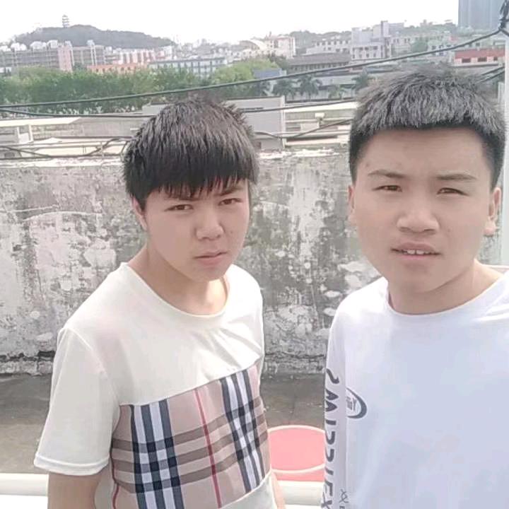 叫我小黄就行了