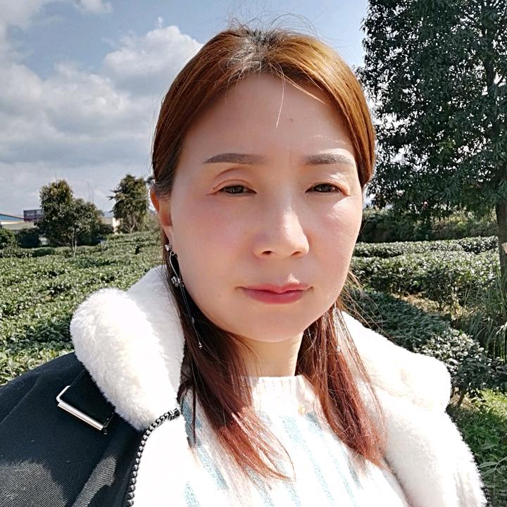琼