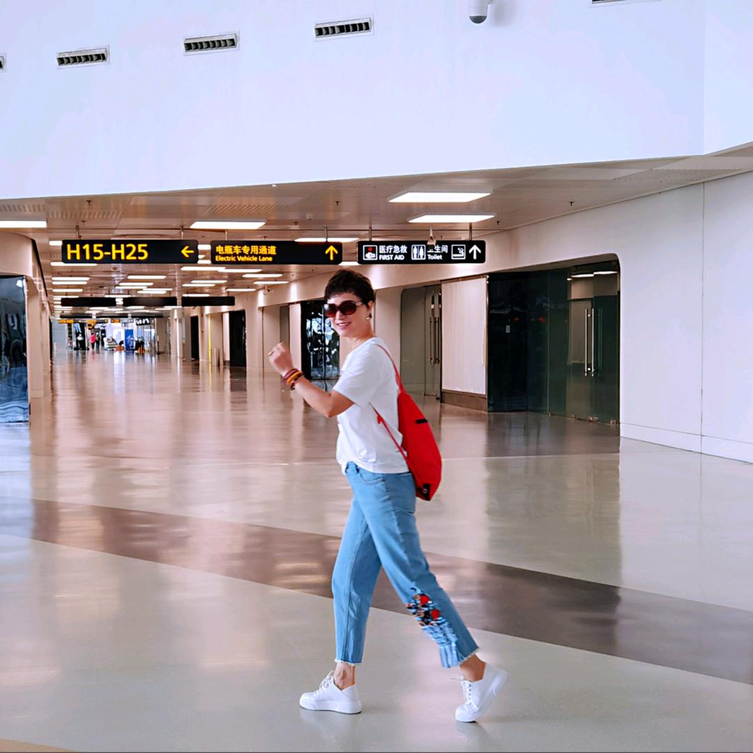 李小艳