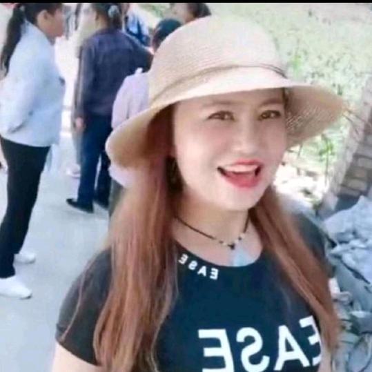 鲁屯有缘文艺演出花灯队