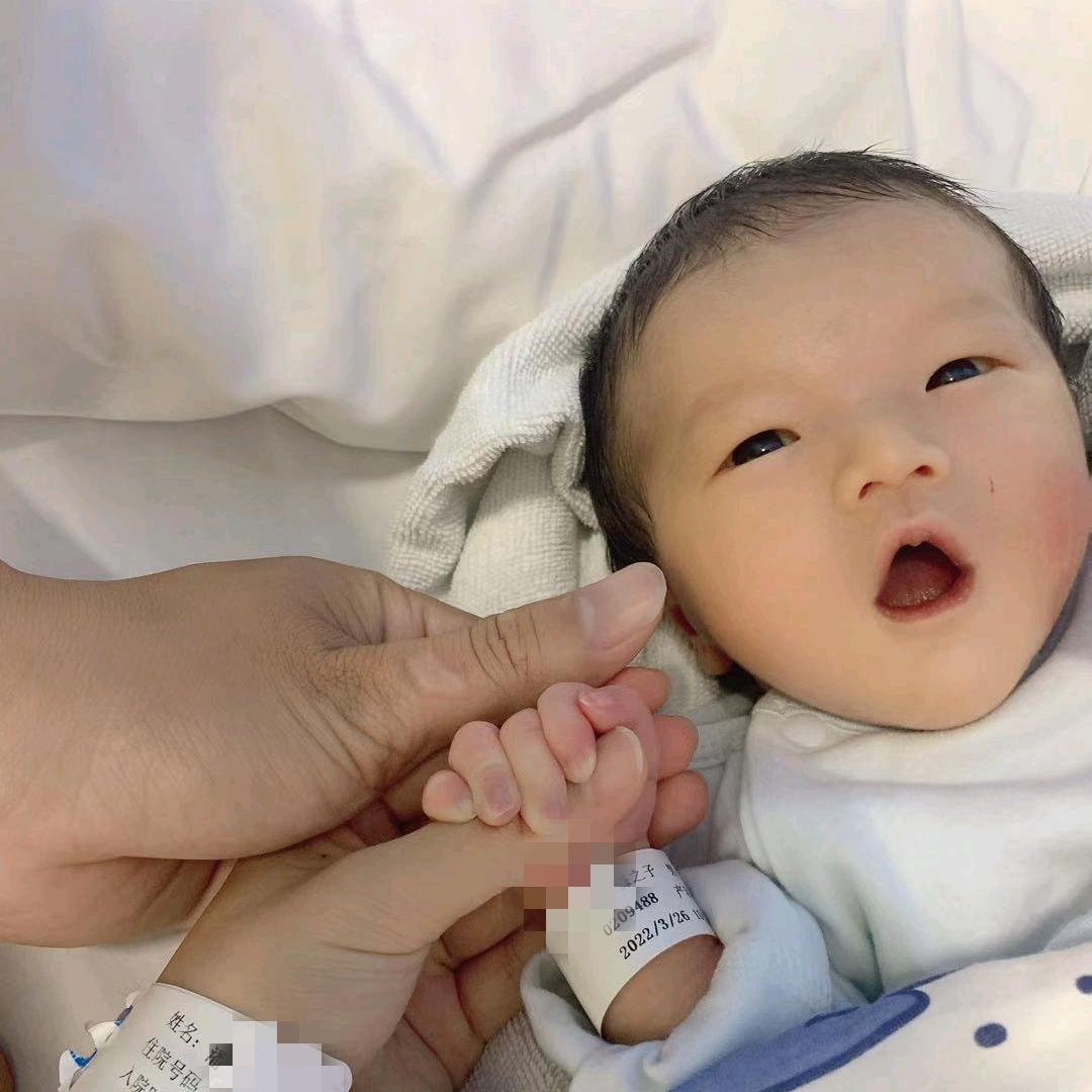 小君霖
