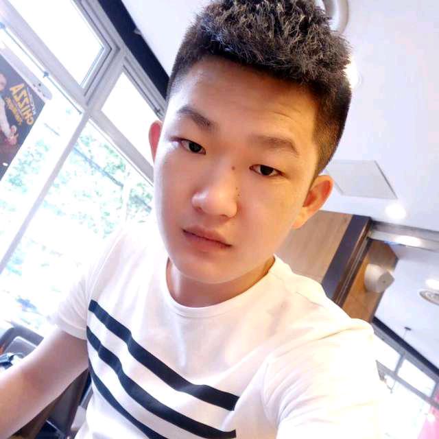 小哥爱钓鱼🎣