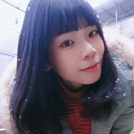 翠意盎然