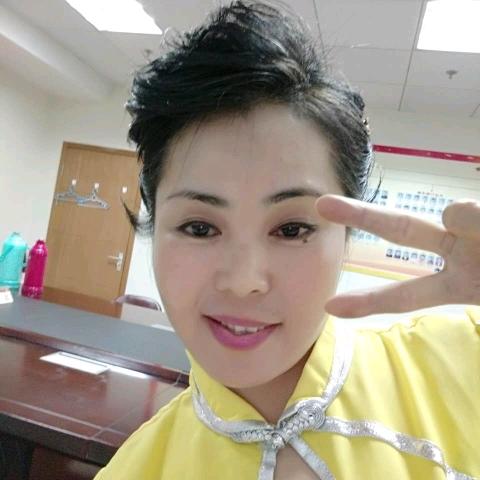 信阳格格（左梅）