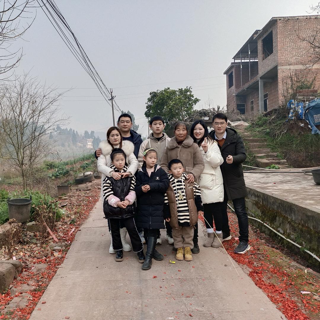 悠然自得(女农民工)