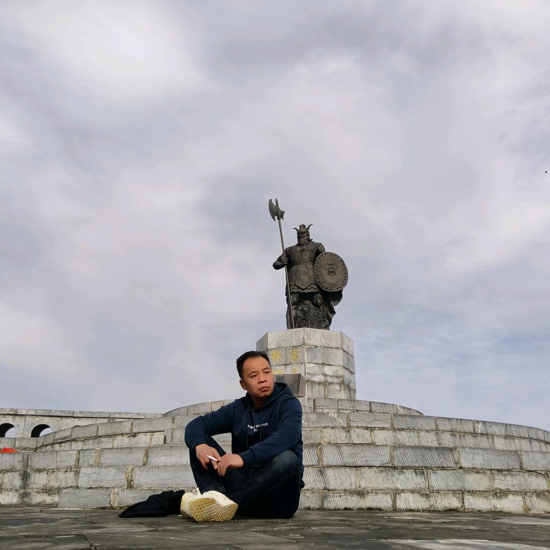 一骑绝尘，辉
