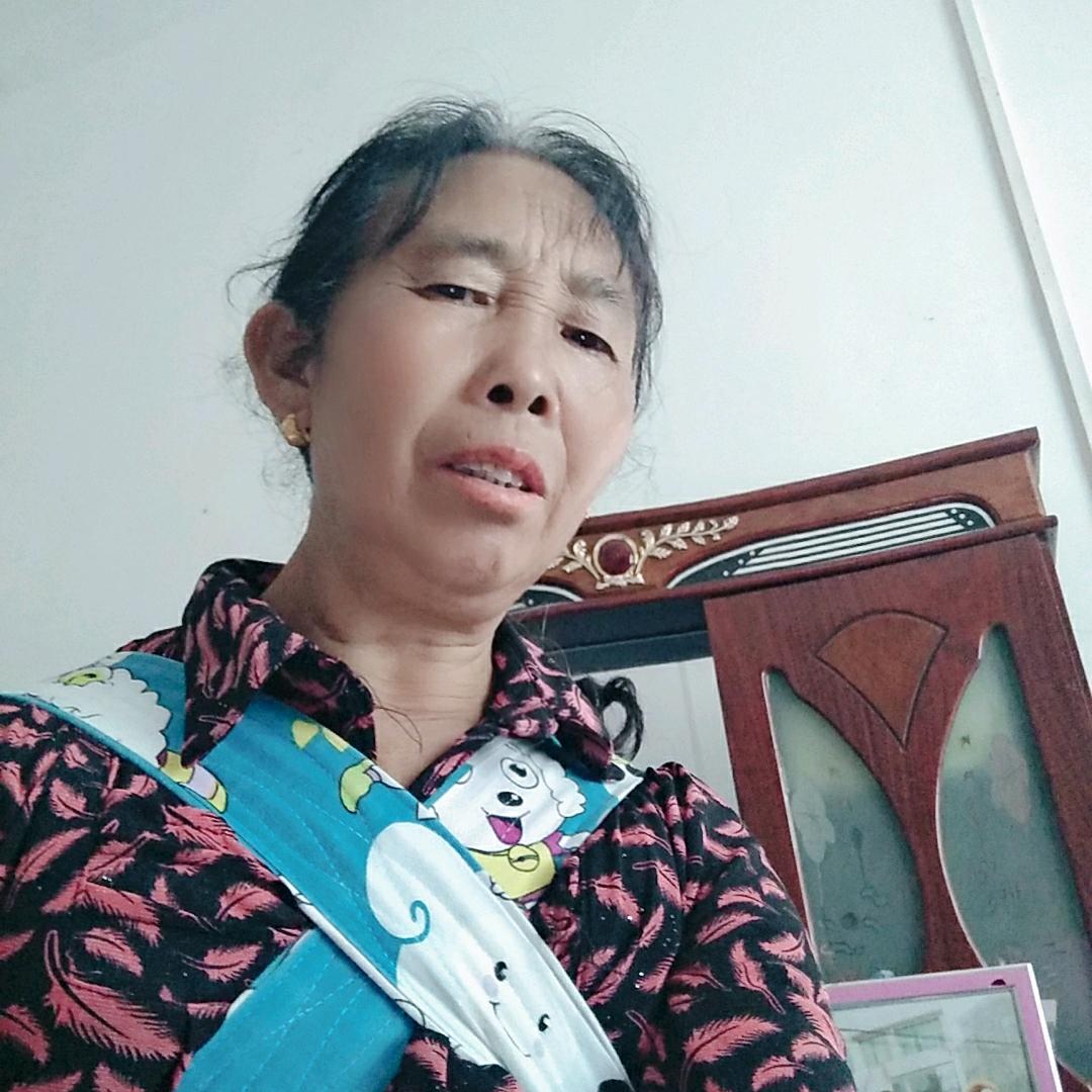 太阳下微笑