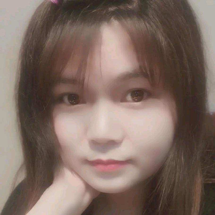 容容四块五的妞