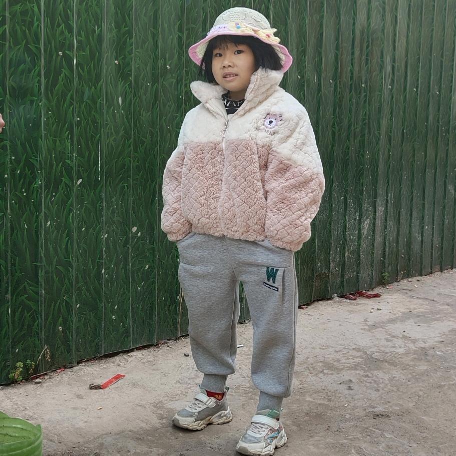 赵明悠《橱窗》