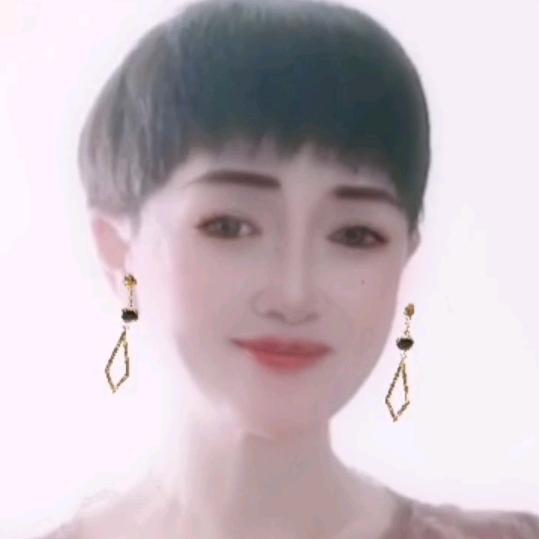芸熙桉.