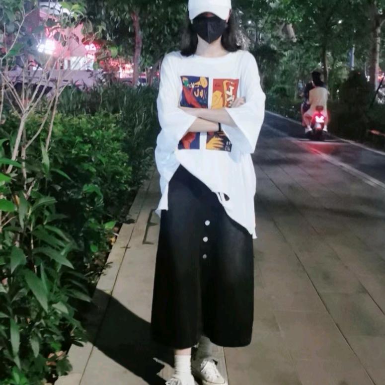 一条想要翻身的咸鱼